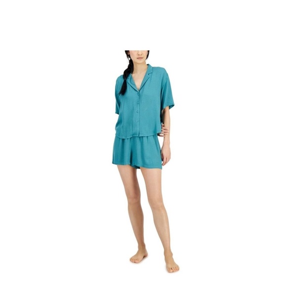NWT ALFANI
Women's Notch-Collar & Pajama Shorts Set - Picture 1 of 2